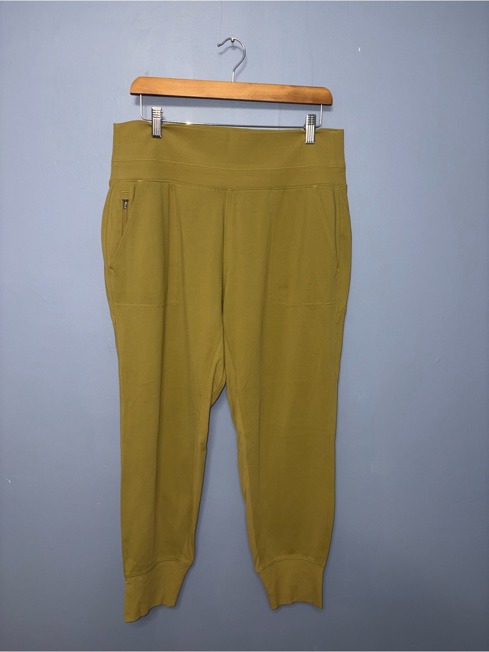 Athleta | Green Joggers | Size Large